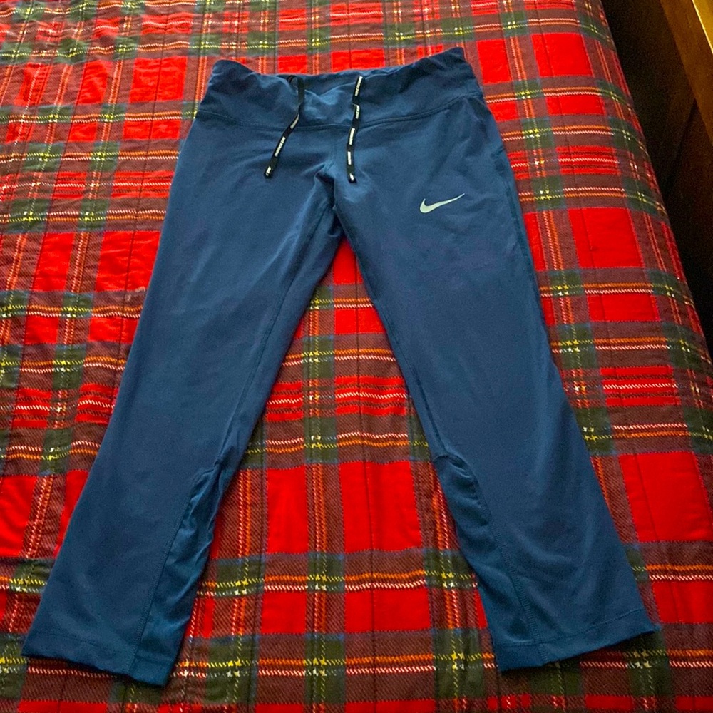 Nike capri leggings